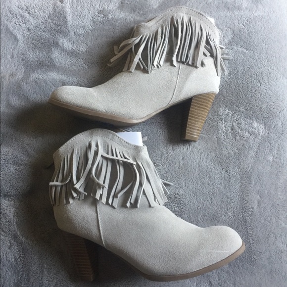 Shoes - 🍂2 for $15🍂BRAND NEW Fringe Heeled Ankle Boots